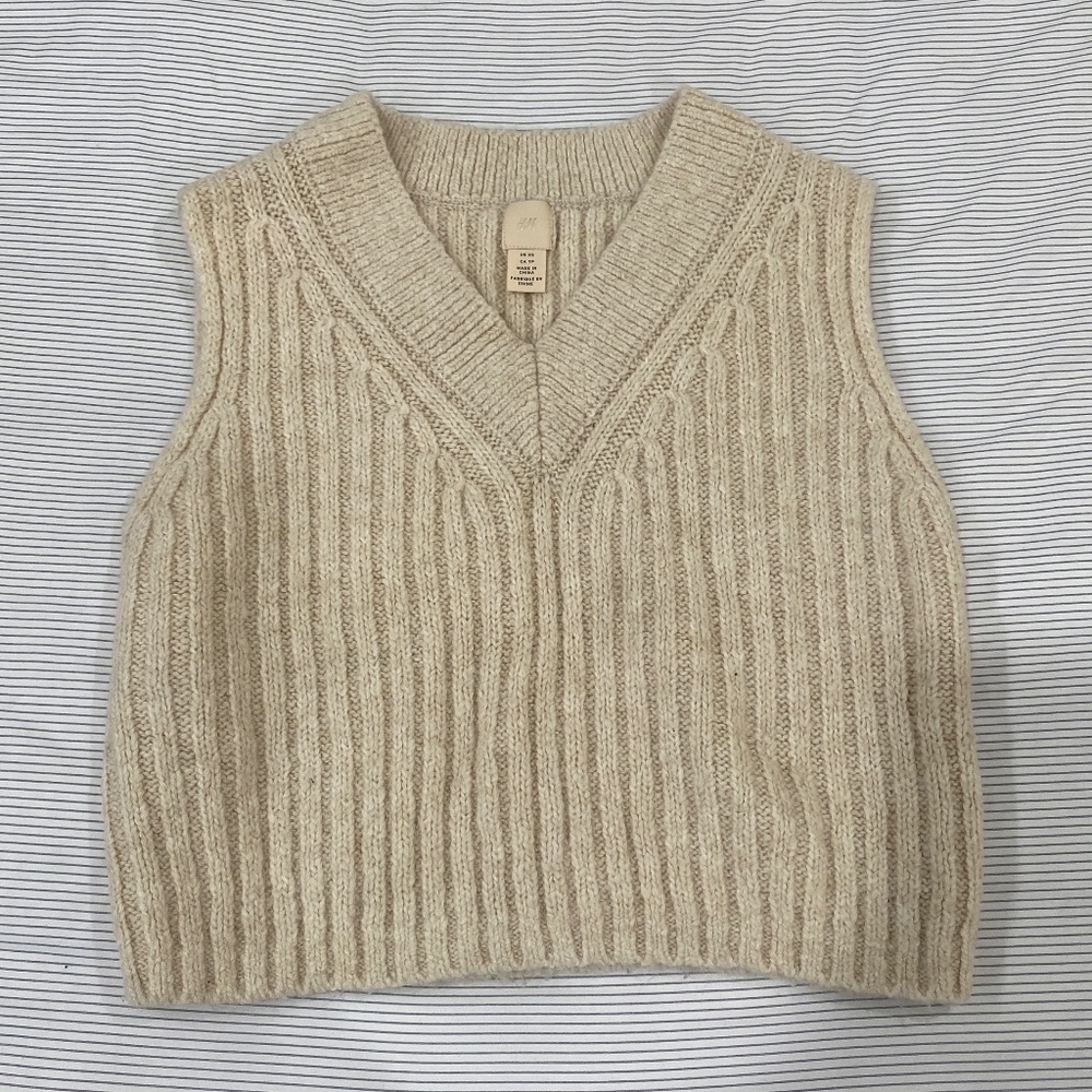 H&M Beige V-Neck Knit Vest